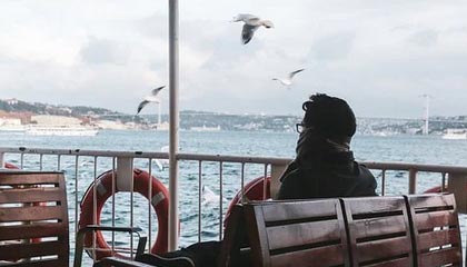 开云体育官网-凯尔特人大胜，战绩继续领跑东部，凯尔特人比赛集锦