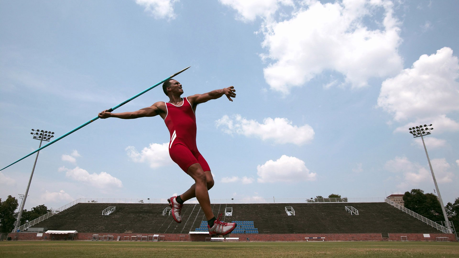 阿根廷主帅梅萨对阵巴西进行角逐,阿根廷梅西和巴萨梅西