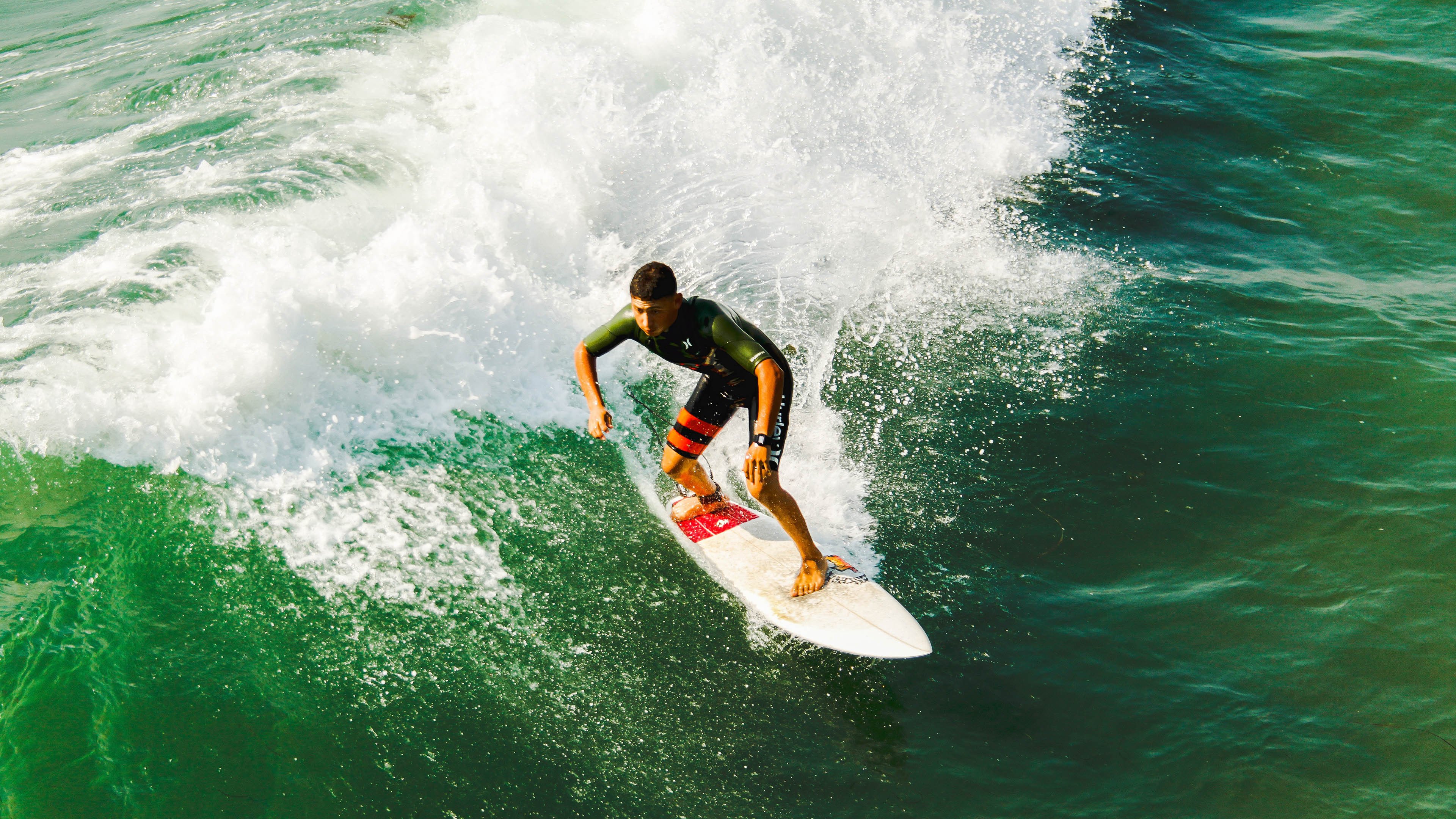 男子400混美队新星首度夺金，美国男子四百米名将